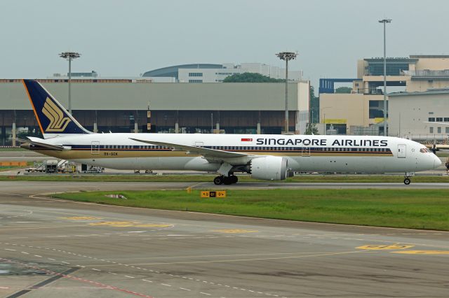 BOEING 787-10 Dreamliner (9V-SCK)