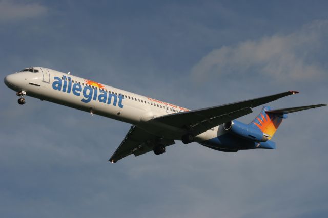 McDonnell Douglas MD-83 — - Las Vegas Arrival at Outagamie County Appleton, WI USA
