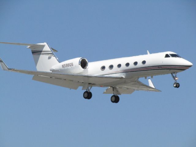Gulfstream Aerospace Gulfstream IV (N598GS) - Landing RWY 20R