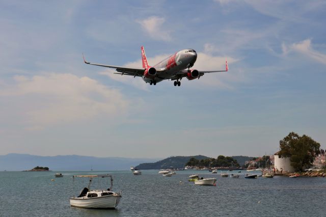 Boeing 737-800 (G-JZBB) - Landing Skiathos Plane-Spotting.