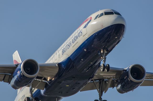 Airbus A320 (G-EUUA)