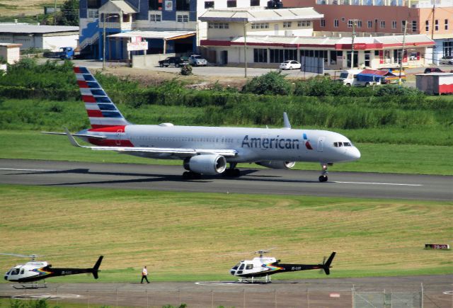 Boeing 757-200 (N199AN)