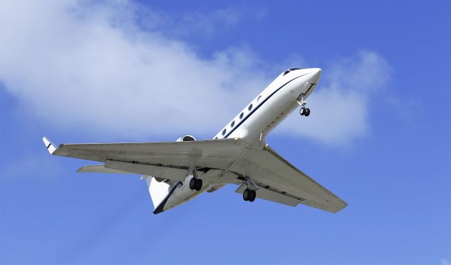 Gulfstream Aerospace Gulfstream IV (N2HC) - GULFSTREAM AEROSPACE G-IV N2HC on departure showing all her underwing inspection covers.