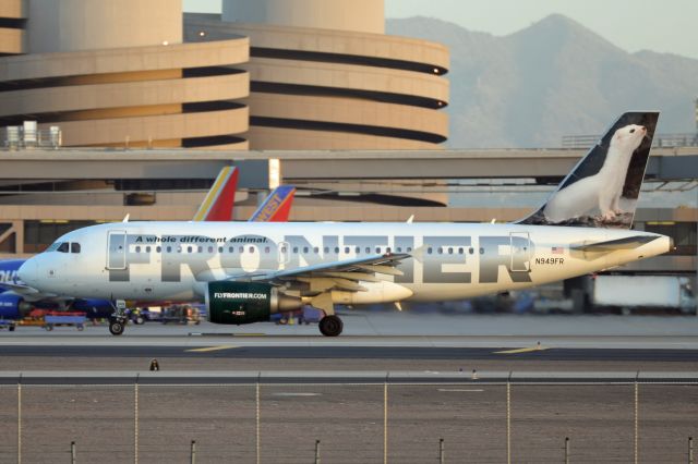Airbus A319 (N949FR)
