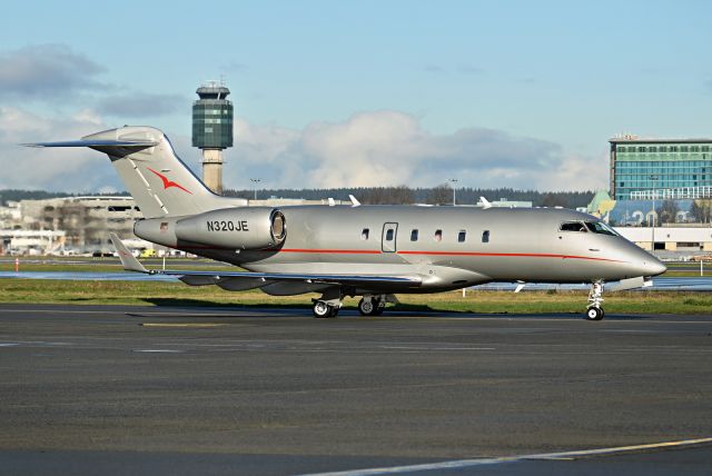 Bombardier Challenger 300 (N320JE)