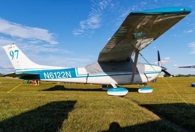 Cessna Skylane (N6122N)