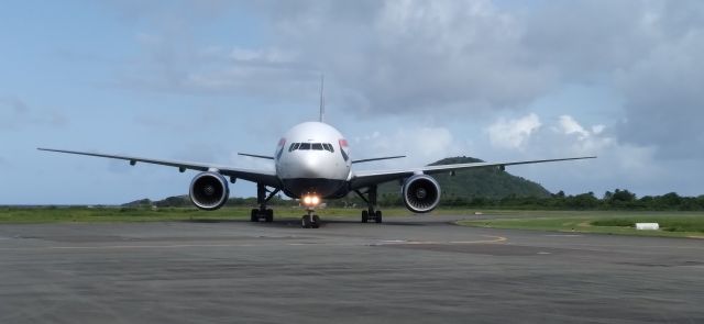 Boeing 777-200 (G-YMMD)