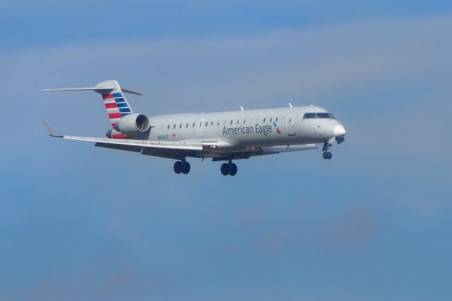 Canadair Regional Jet CRJ-200 (N616QX)