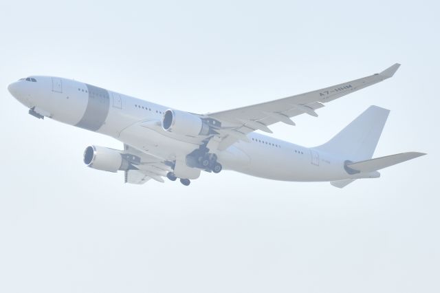 Airbus A330-200 (A7-HHM)