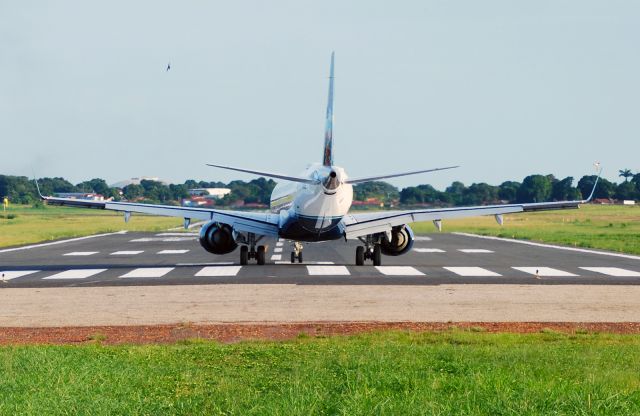Embraer ERJ-190 (PR-AYE)