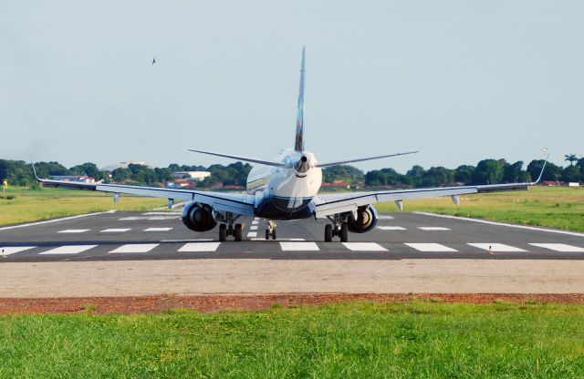 Embraer ERJ-190 (PR-AYE)