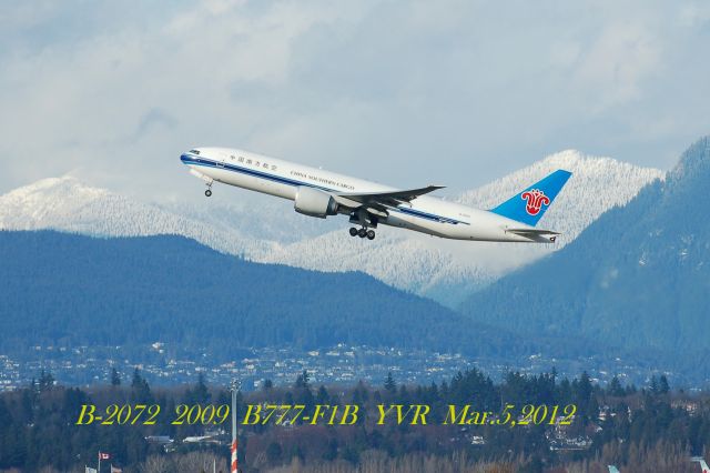 BOEING 777-200LR (B-2072) - China Southern Cargo