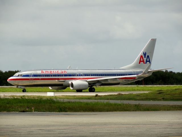 Boeing 737-800 (N829NN)