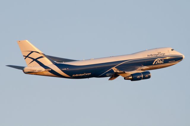 Boeing 747-400 (VP-BHE)