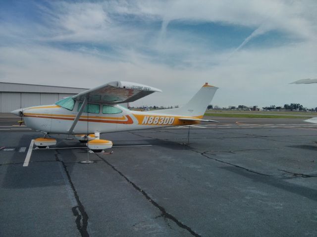 Cessna Skyhawk (N883DD)