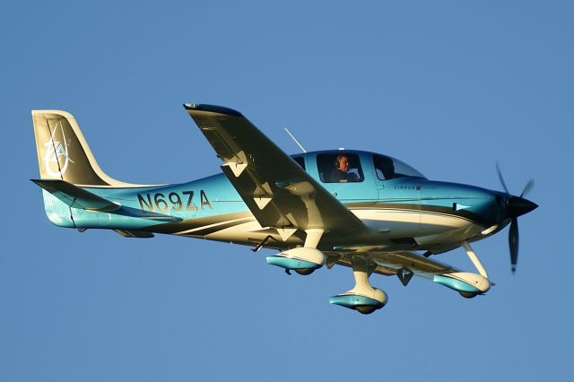 Cirrus SR-22 (N69ZA)