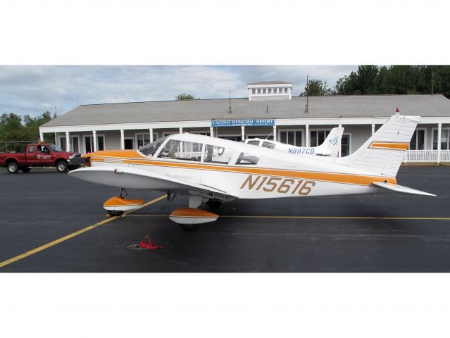 Piper Cherokee (N15616) - At Laconia NH.