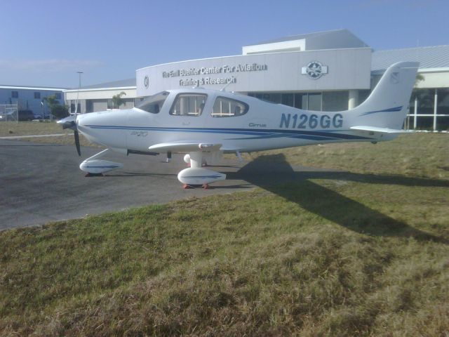 Cirrus SR-20 (N126GG)