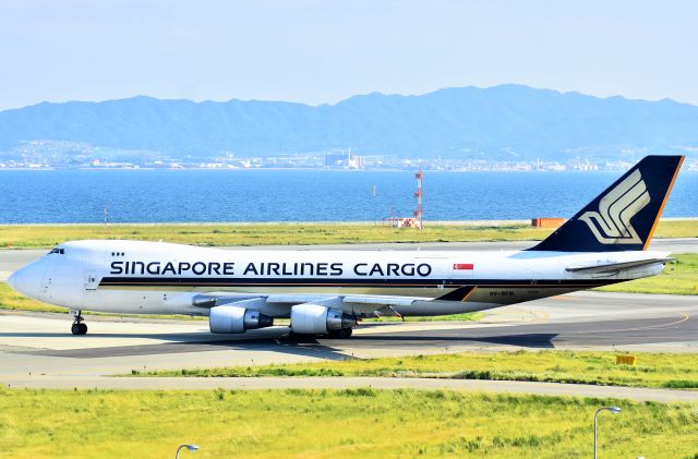 Boeing 747-400 (9V-SFM)