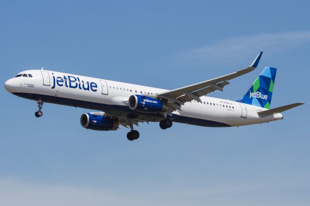 Airbus A321 (N946JL)