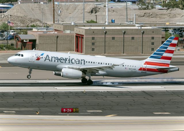 Airbus A320 (N654AW)