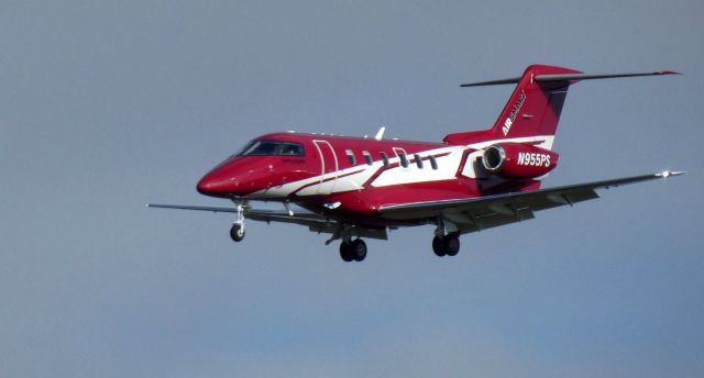 Pilatus PC-24 (N955PS) - On final is this 2018 Pilatus PC-24 from the Autumn of 2020.