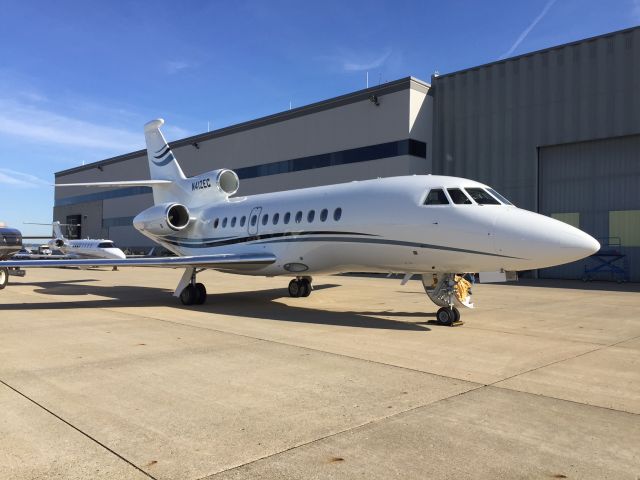 Dassault Falcon 900 (N412EC)