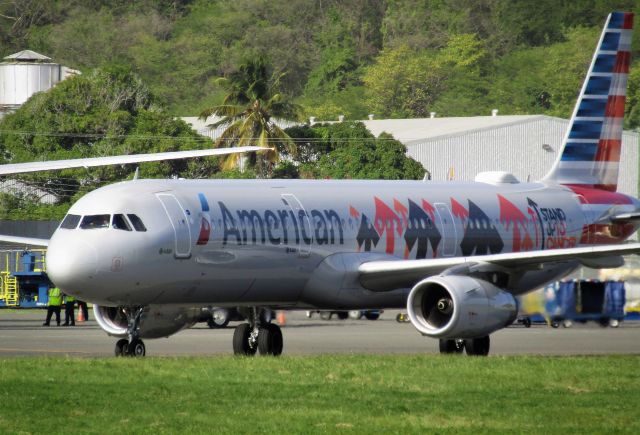 Airbus A321 (N162AA)