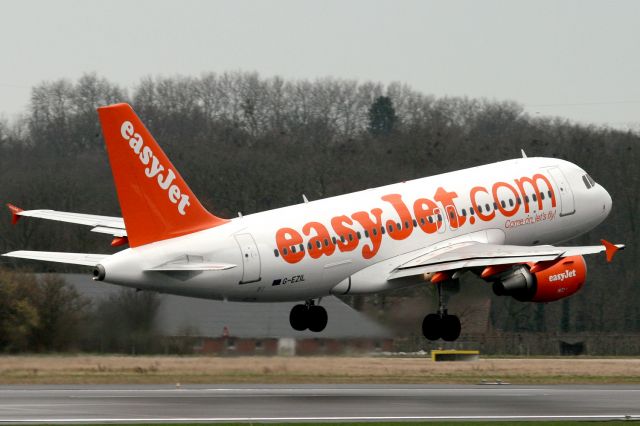 Airbus A319 (G-EZIL)