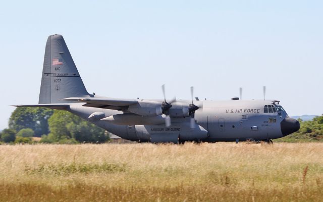 Lockheed C-130 Hercules (91-1652) - rch170 usaf missouri ang c-130h 91-1652 landing at shannon 3/7/18.