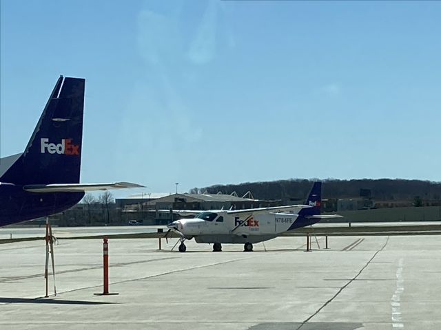 Cessna Caravan (N784FE)