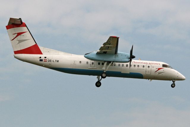 de Havilland Dash 8-300 (OE-LTM)