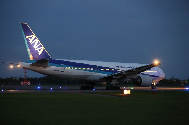 Boeing 777-200 (JA714A) - 27 July 2015:HKD-HND.