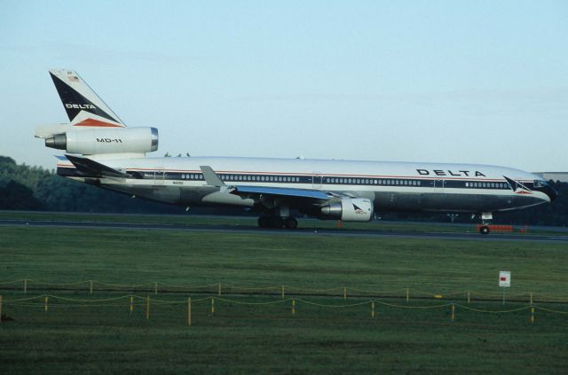 Boeing MD-11 (N811DE) - Departure at Narita Intl Airport Rwy16R on 1996/09/23