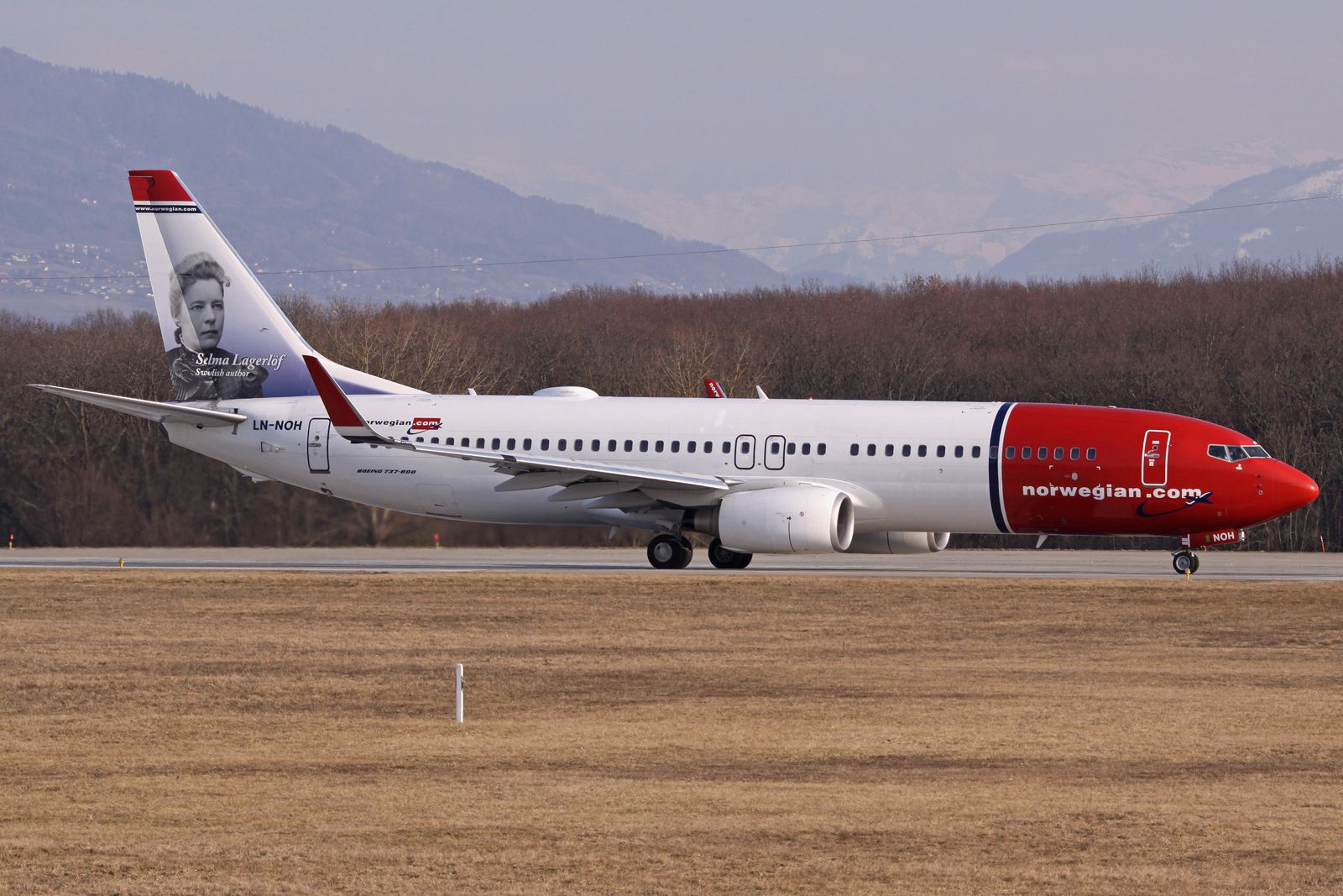 Boeing 737-800 (LN-NOH)