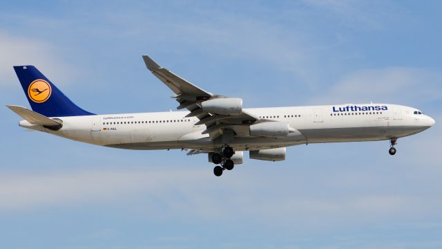 Airbus A340-300 (D-AIGL)