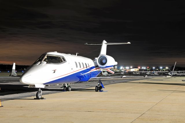 Learjet 60 (N264FX) - Seen at KFDK on 8/13/2010.    http://discussions.flightaware.com/profile.php?mode=viewprofile&u=269247