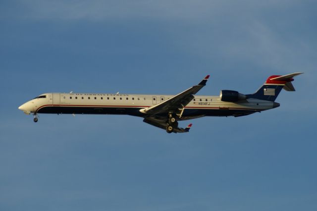 Canadair Regional Jet CRJ-900 (N914FJ)