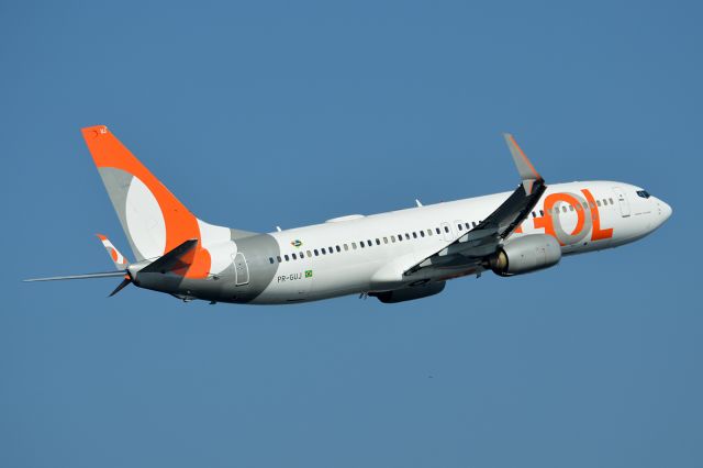 Boeing 737-700 (PR-GUJ)