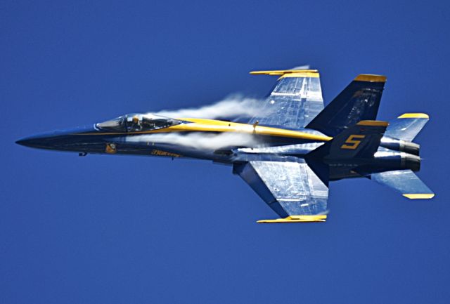 — — - Boeing F-18 Hornet USN Blue Angels