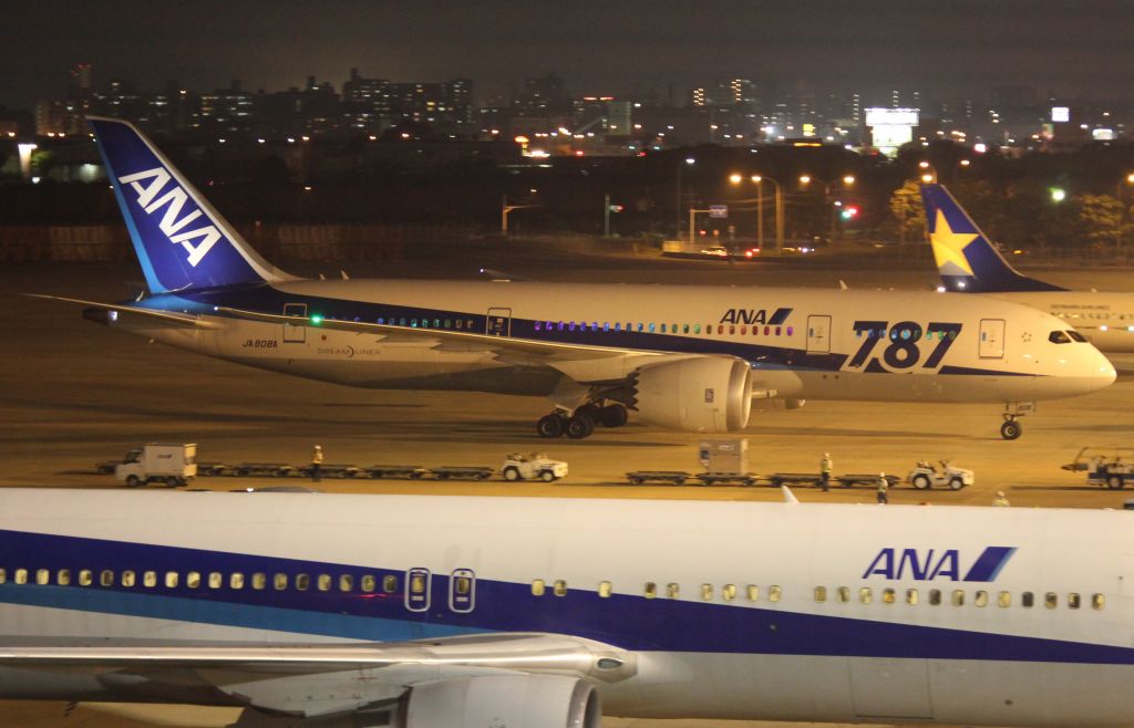 Boeing 787-8 (JA808A)