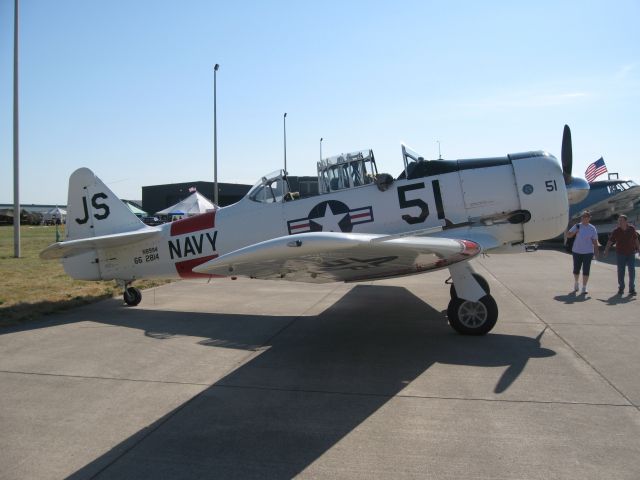 North American T-6 Texan (N8994) - North American AT-6 Texan