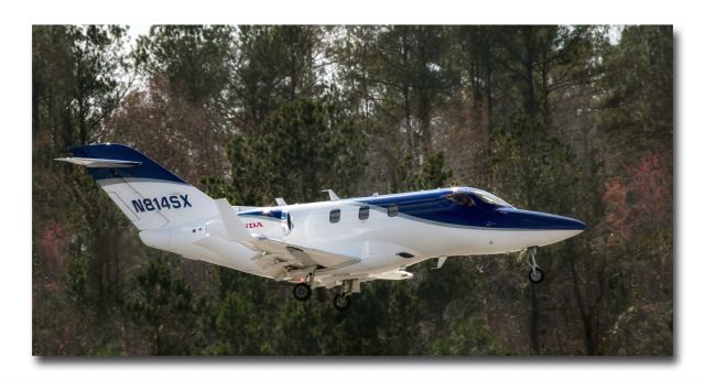 Honda HondaJet (N814SX) - 2017 HONDA AIRCRAFT CO LLC HA-420br /Fixed wing multi enginebr /(8 seats / 2 engines)