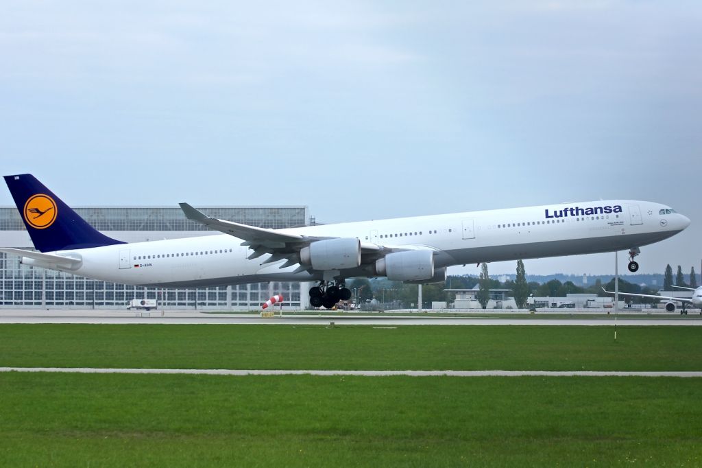 Airbus A340-600 (D-AIHN)