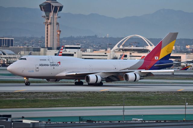 Boeing 747-400 (HL7423)