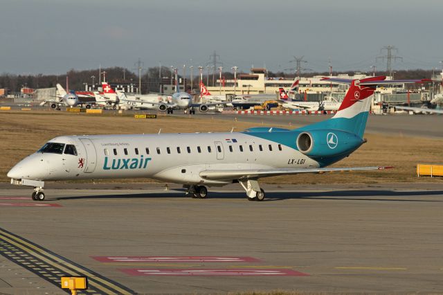 Embraer ERJ-145 (LX-LGI)