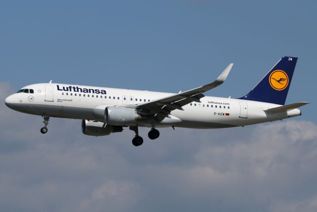 Airbus A320 (D-AIZW)