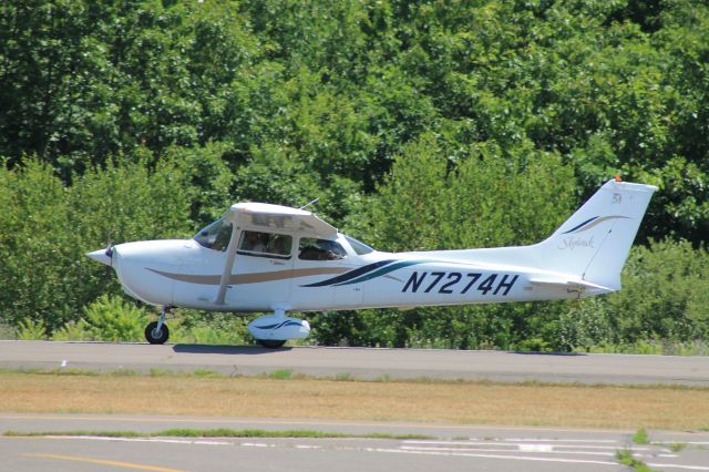 Cessna Skyhawk (N7274H)