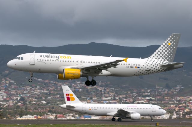 Airbus A320 (EC-MBD)