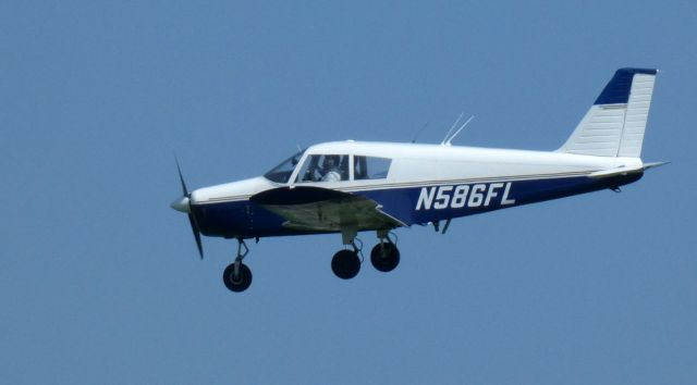 Piper Cherokee (N586FL) - On final is this 1971 Piper Cherokee PA-28-140 in the Summer of 2021.